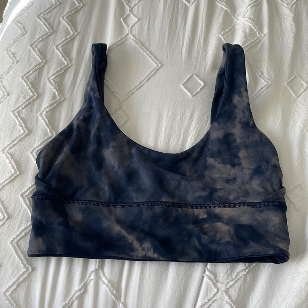 Lululemon sports bra